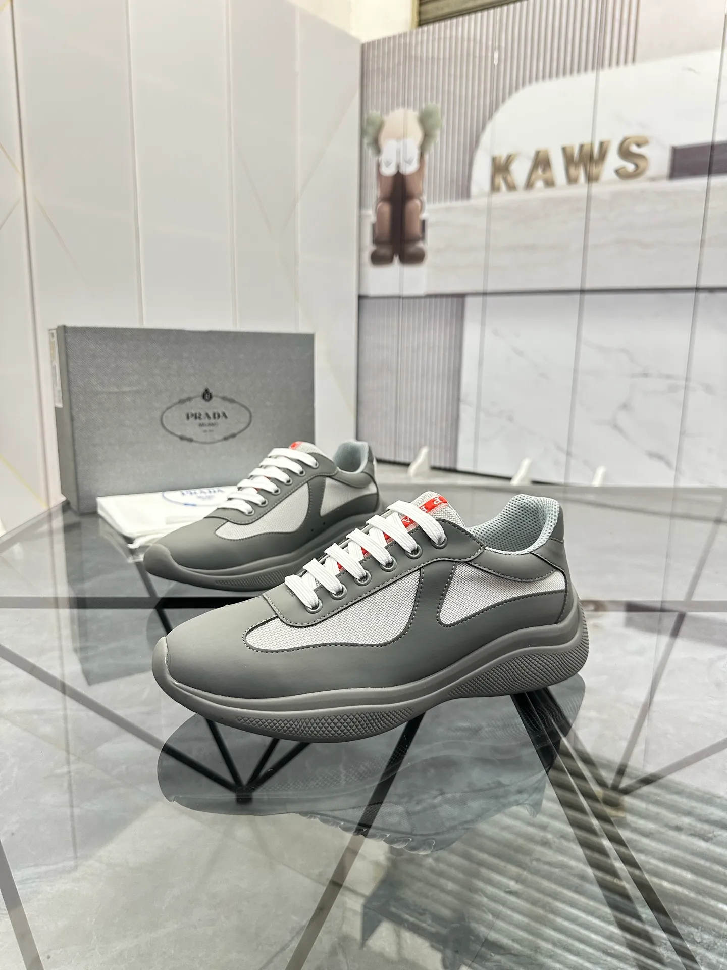 Men's shoes: 💰P360¥ Product trademark: Prada *"Prada*" low-top casual shoes Regular size: 35-47 (can be customized to 48) couple style Product materials: imported silk leather upper, breathable lining, original outsole. Number: 943